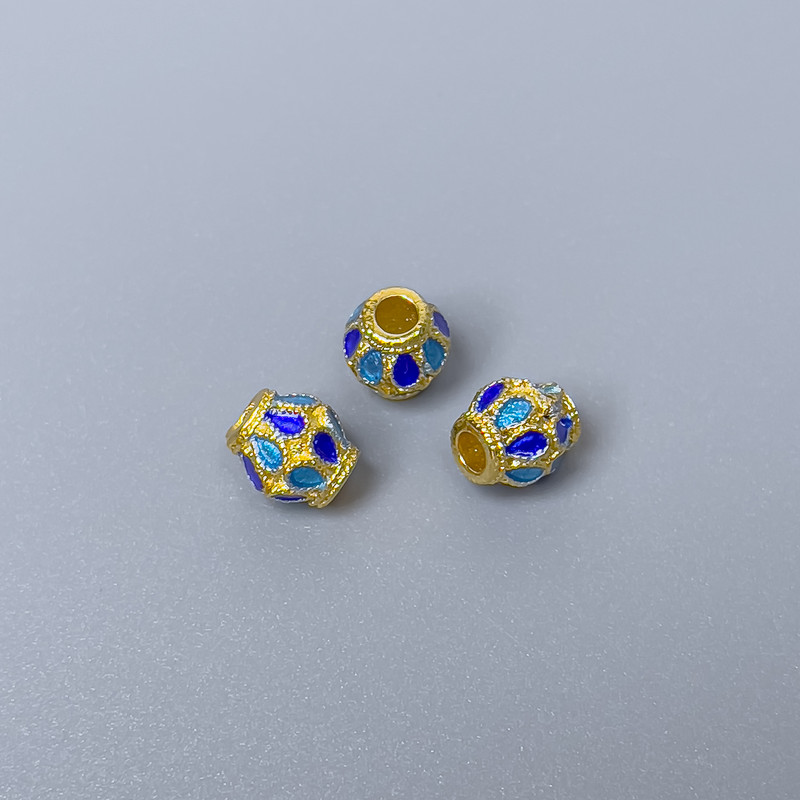 Korálek Cloisonné modro-tyrkysová smalt, průměr 6×7 mm, dírka 2–3 mm, zlatý odstín kovu, 1 ks