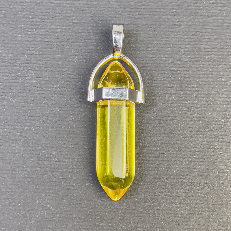 Přívěšek šestiúhelníkový ze žlutého skla