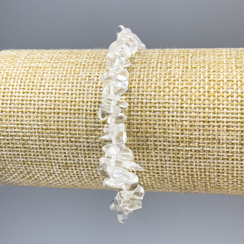 Náramek z horského křišťálu – drobné fragmenty, průměr 6–10×3 mm ±, délka 18 cm ± elastický