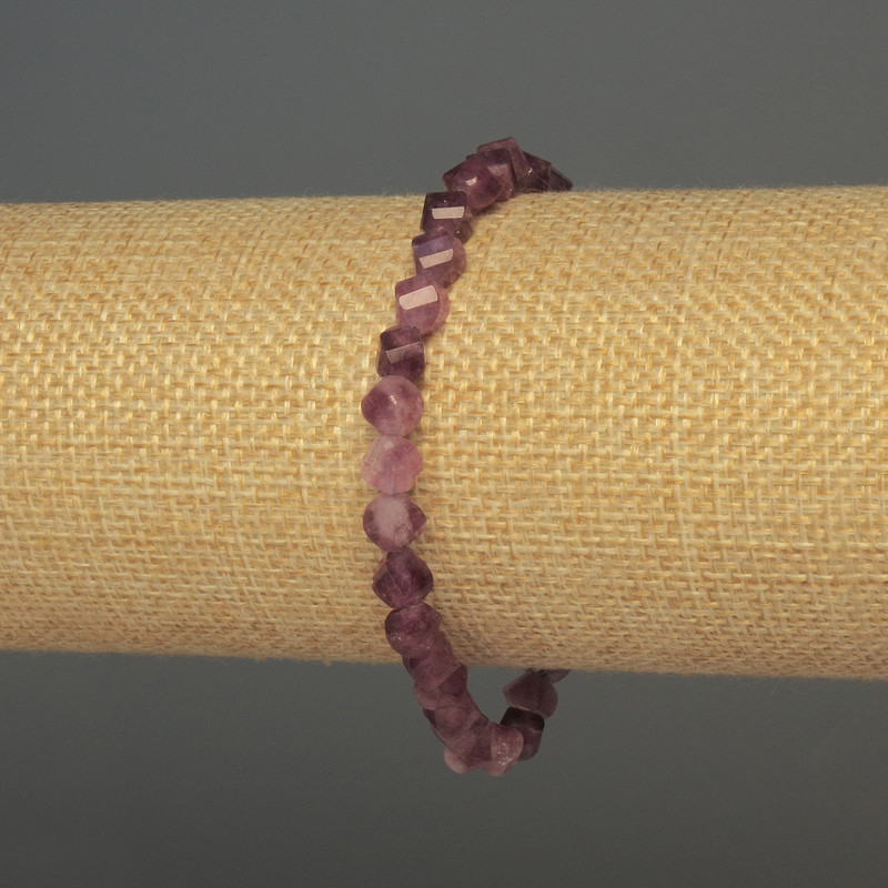 Náramek z broušeného tourmalínu, rombík, průměr 6×5 mm ±, délka 18 cm ±, elastický