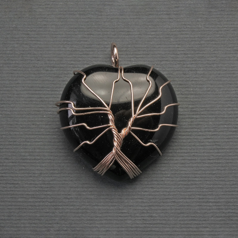 Přívěšek Srdce z achátu ve zlatém opletení, průměr 30×30 mm, délka 37 mm ±