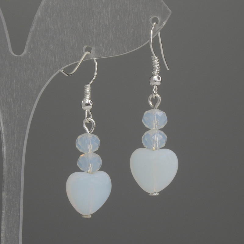 Náušnice z měsíčního kamene ve tvaru srdce 10 mm +- rondely 6×5 mm +-, délka 38 mm+