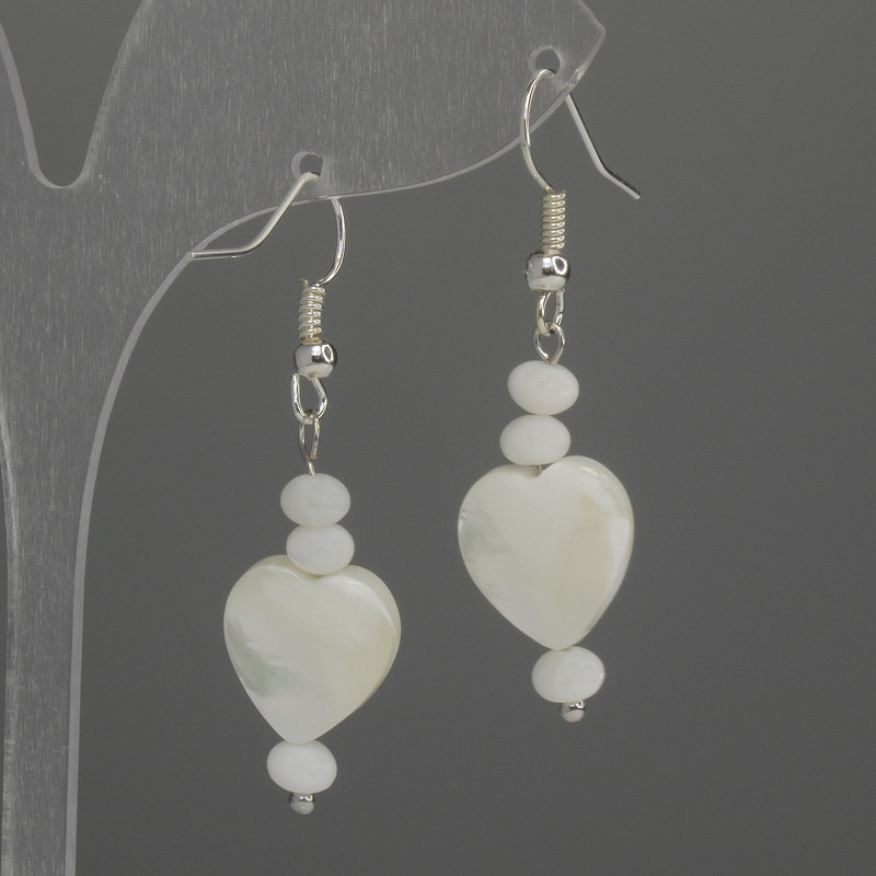 Náušnice z perleťových srdíček 12 mm +- rondel 5x3 mm +-, délka 45 mm +-