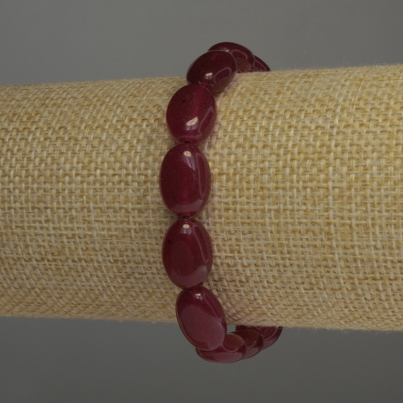 Náramek z turmalínu, oválného tvaru, průměr 14×10 mm, délka 18 cm, elastický