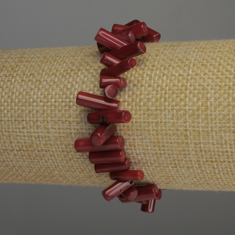 Náramek z korálu sloupcový, průměr 8–15×3–5 mm, délka 18 cm, elastický