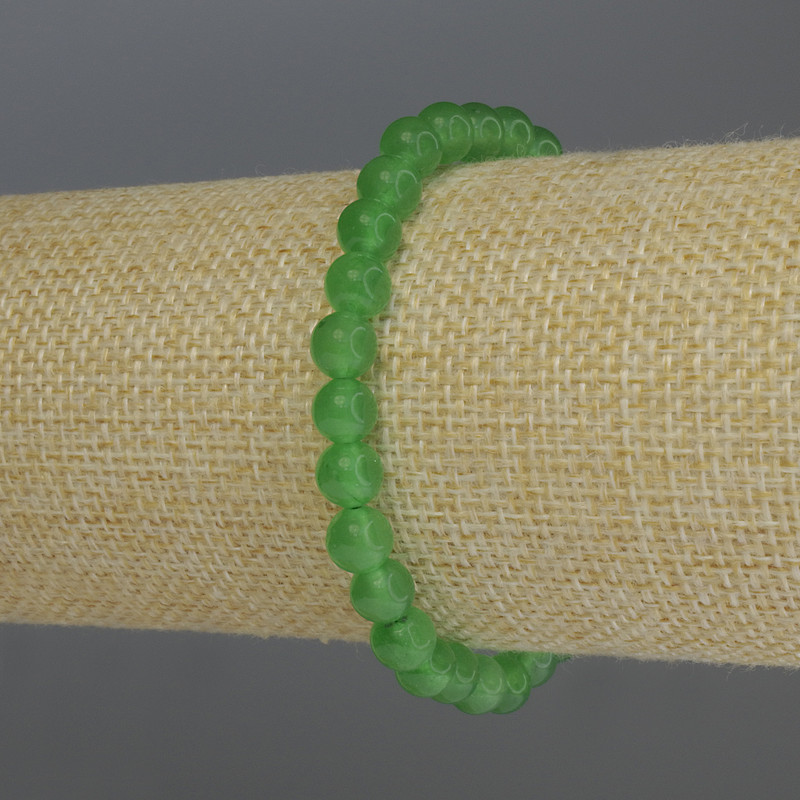 Náramek z chrysoprasu, hladké kuličky 6 mm, délka 18 cm, na elastické šňůře