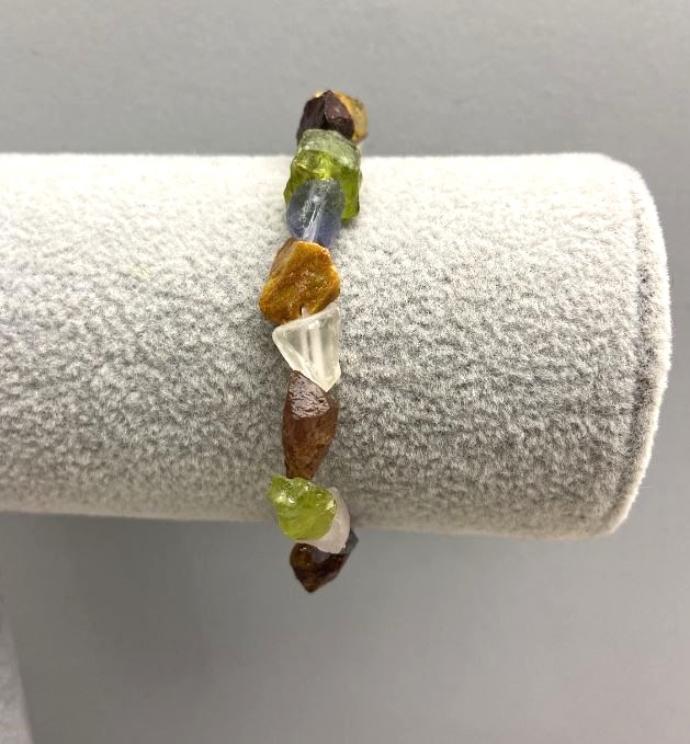 Náramek Asorty z nerafinovaných kamenů