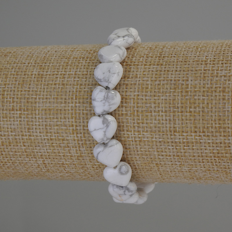 Náramek z chalcedonu ve tvaru srdcí