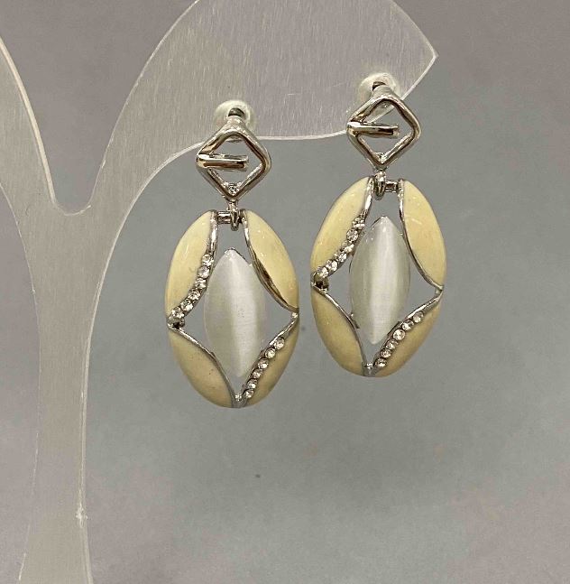 Peckové náušnice s bílým krystalem, bílé štrasové kamínky, průměr cca 15 mm, délka cca 33 mm