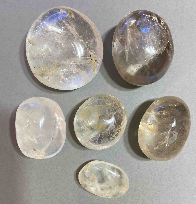 Sleva (za 100 g) suvenýrový kámen – horský křišťál, mix velikostí, cena za 100 g (praskliny, štěpinky, oděrky)