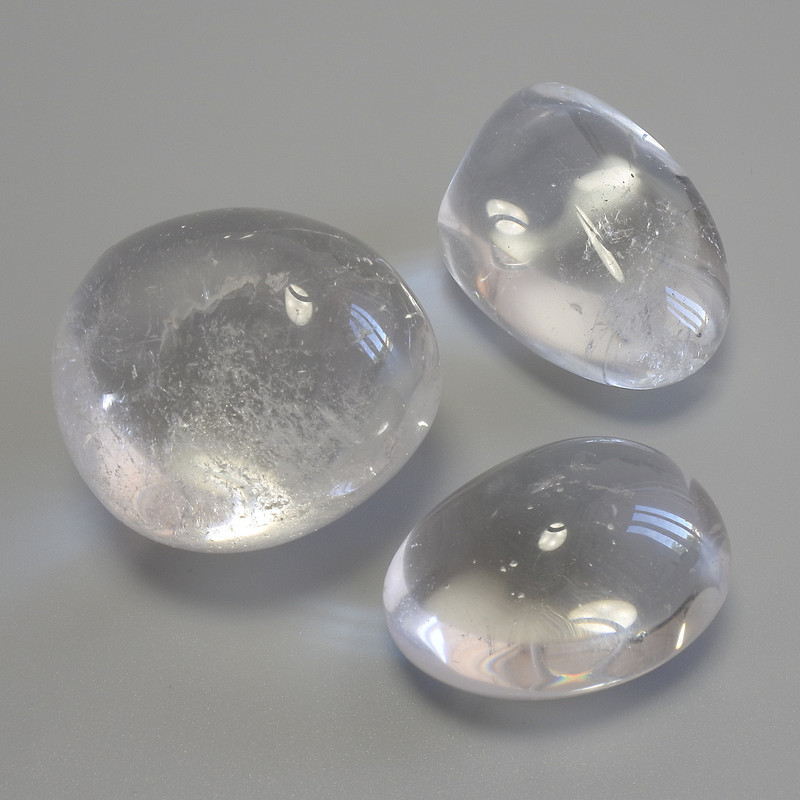 Suvenýr z horského křišťálu – sortiment, rozměry 30–50×20–30 mm ±, cena za 100 g (za 100 g ±)