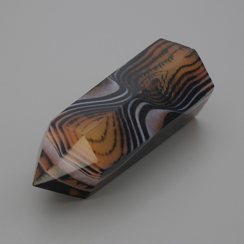 Suvenírová tužka z přírodního kamene sardonyx 73 × 26 mm ± assortiment velikostí (na 100 g).