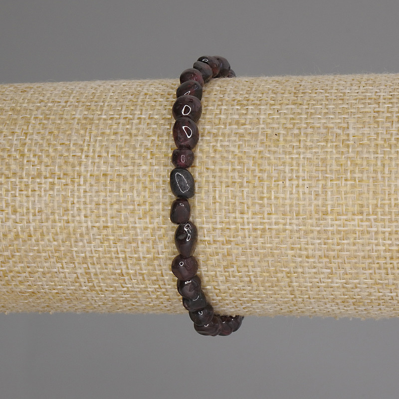 Náramek z granátu broušeného, průměr 6–9×5–7 mm, délka 18 cm, elastický