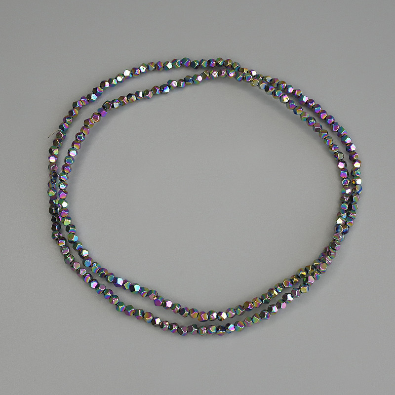 Duhové hematitové korálky, fasetované, průměr 2×2 mm ±, navlečené na niti, délka cca 40 cm