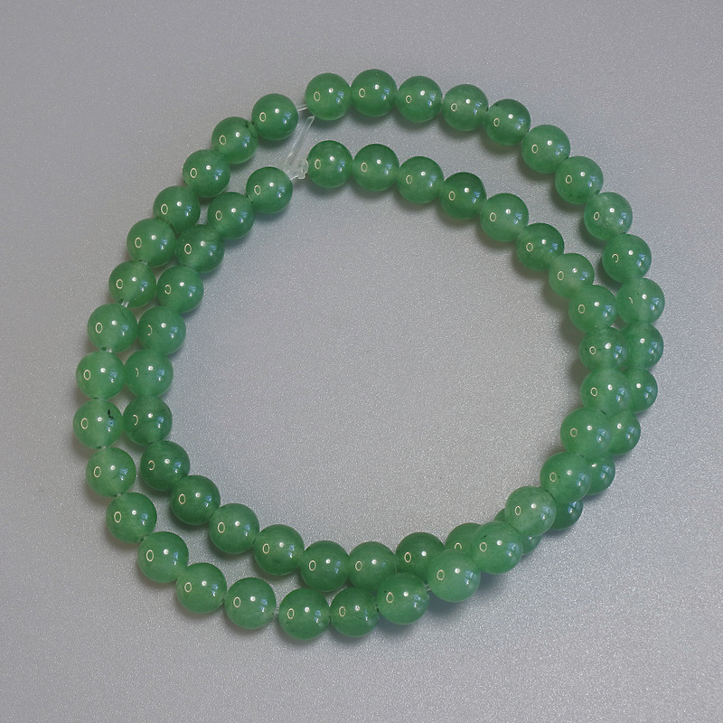 Korálky z nefritu – hladké 6,5 mm na niti