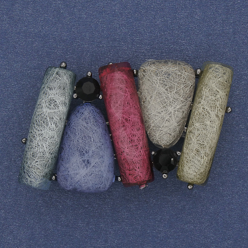 Brož s přívěskem Akcent se stříbrným kovem a akváriovým efektem, 43×27 mm+