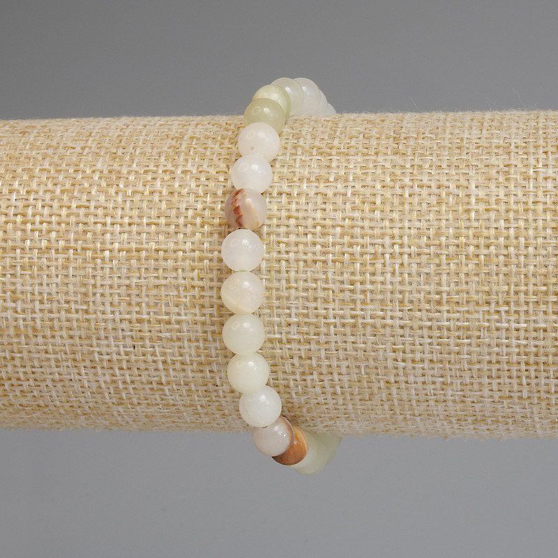 Náramek z onyxu – hladké korálky 6 mm, délka 18 cm ±, elastický