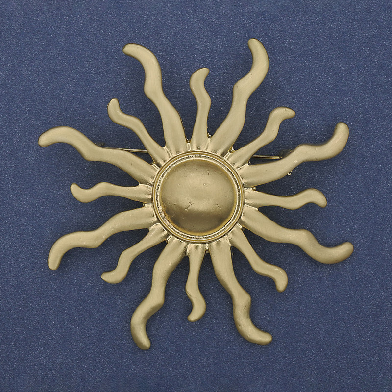 Brož «Jarylo» – zlatistá matná emailová povrchová úprava ze zlatého kovu, 69 mm+