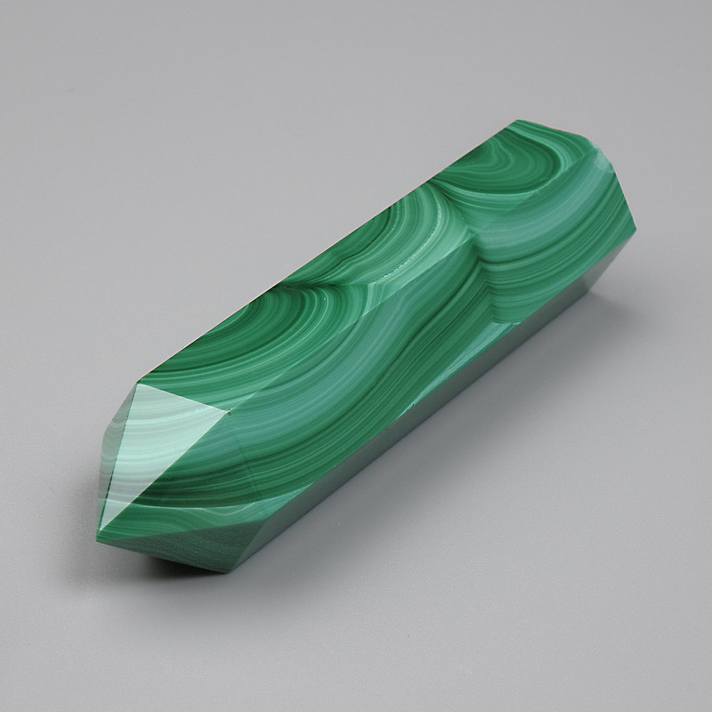 Cena za 100 g! Suvenýrská tužka z malachitu, rozměry 58 × 14 mm