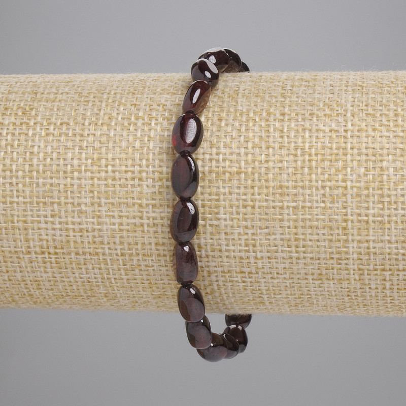 Náramek z granátu facettovaného, průměr 9×6 mm, délka 18 cm, elastický