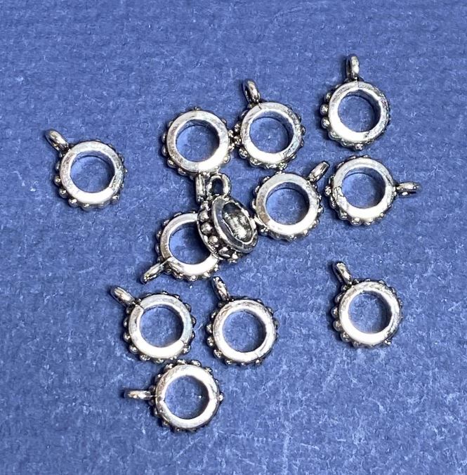 Poutko bail držák na kroužek, barva kovu "stříbro" délka 11 mm, balení 20 g ± 32 ks