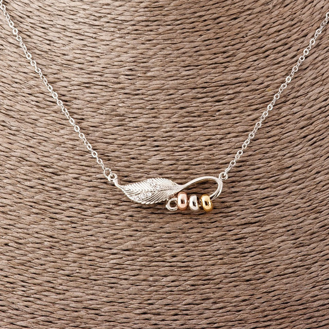 Přívěsek Listík na ankrovém řetízku, délka 52 cm, rozměr 2×1,7 cm, stříbrný kov