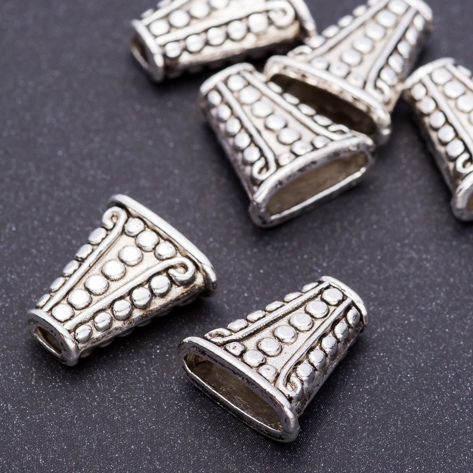 Koncovka na korálky, barva «staro-stříbrná», průměr 17×18×8 mm, otvor 3×4 mm, balení 20 g ± 7 ks