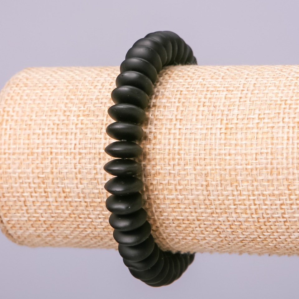 Náramek na gumičce šungit (umělý) hladké rondely, průměr 10×4,5 mm, délka 18 cm +