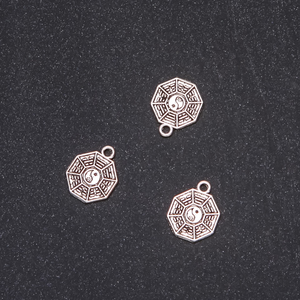 Přívěšek Kniha změn Yin-Yang 12×15 mm, balení 20 g ± 26 ks