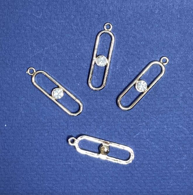 Přívěskový závěs v odstínu světle zlaté, průměr 8 mm, délka 30 m, průměr 1,75 mm, balení 20 g, 8 ks. (+ -)