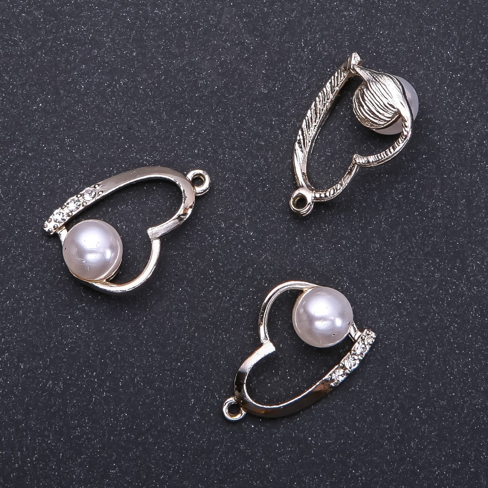 Přívěšek ve tvaru srdce 'světlé zlato' Ø 4 mm, délka 18 mm, balení 5 ks (±)