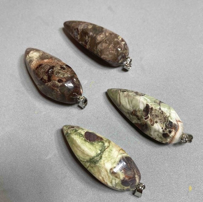 Přívěsek z přírodního kamene Jaspis Picasso 50×20 mm (±)