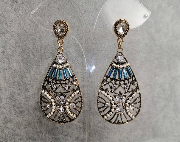 Náušnice dlouhé «Zlatá krása» zlatý kov, délka 7 cm