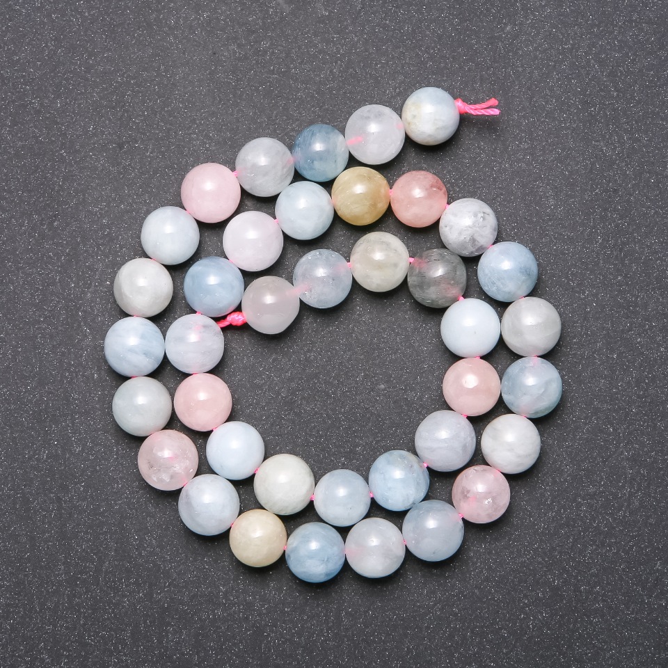 Korálky Morganit z přírodního kamene na niti, hladké kuličky, průměr 10 mm, délka 38 cm