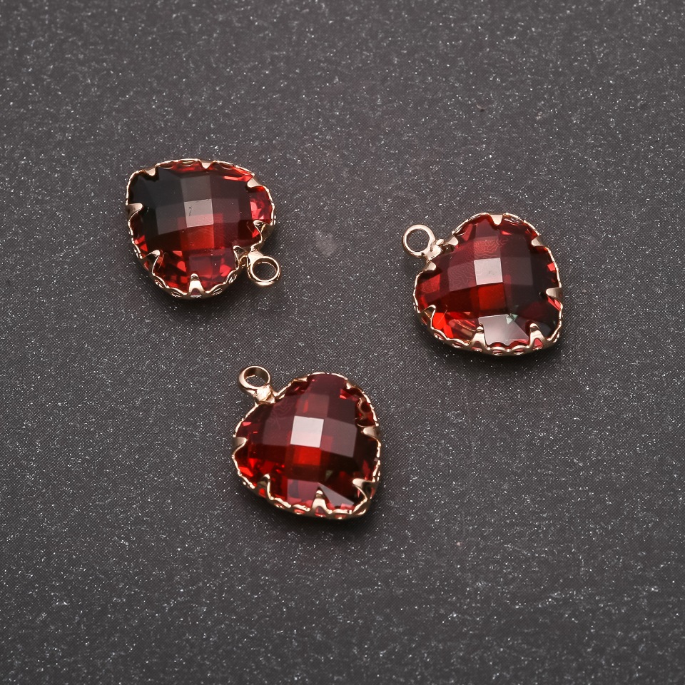 Přívěšek 'Srdce' červeno-zelená barva, zlatá obruba 12×15 mm