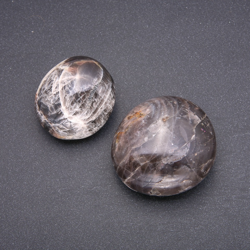 Suvenírový interiérový kámen astrofilit fasetovaný (cena za 100 g) hmotnost od 100 g