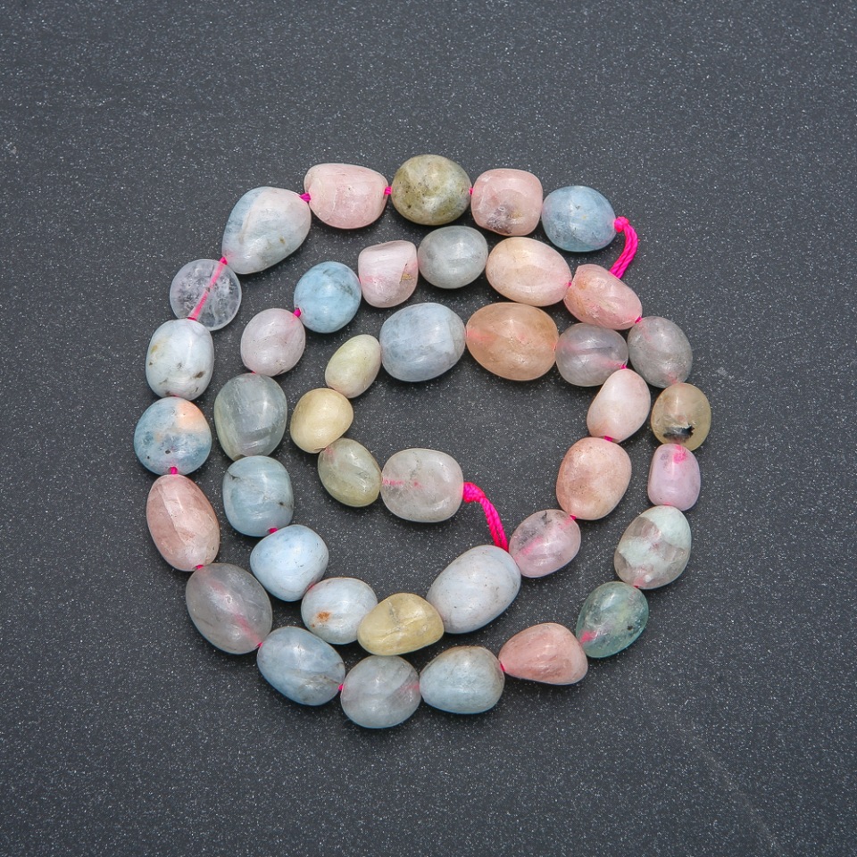 Korálky Morganitu na niti, kulaté s fazetou, průměr 9×12 mm, délka 40 cm +