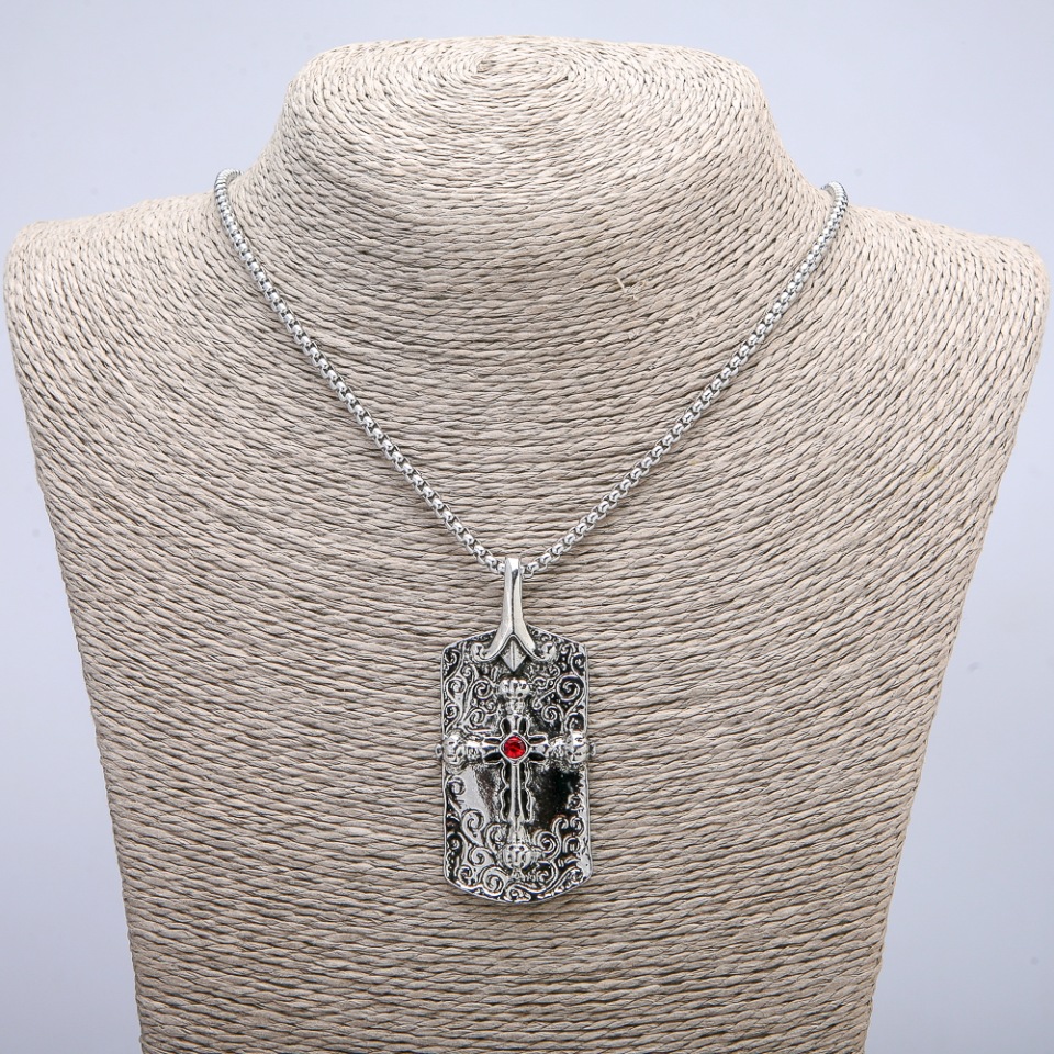 Přívěšek 'Kříž' stříbrný na řetízku 70 cm