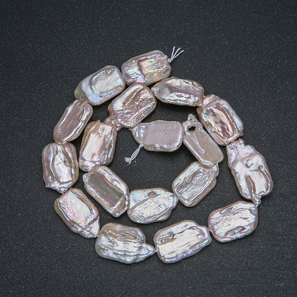 Nitka přírodních barokních perel, průměr 22×14 mm, délka 40 cm ± s benzínovým odleskem