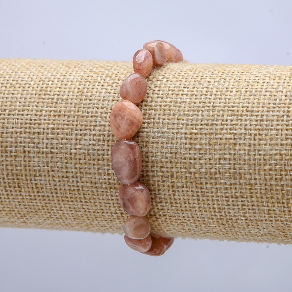 Náramek na gumičku z přírodního selenitu, galetovaný, průměr 10×8 mm, obvod 18 cm +