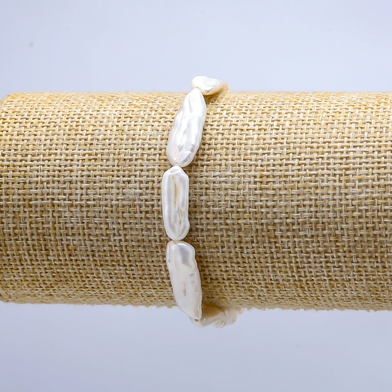 Náramek z barokních perel na elastické gumičce, průměr 7×18 mm (+-), délka 18 cm