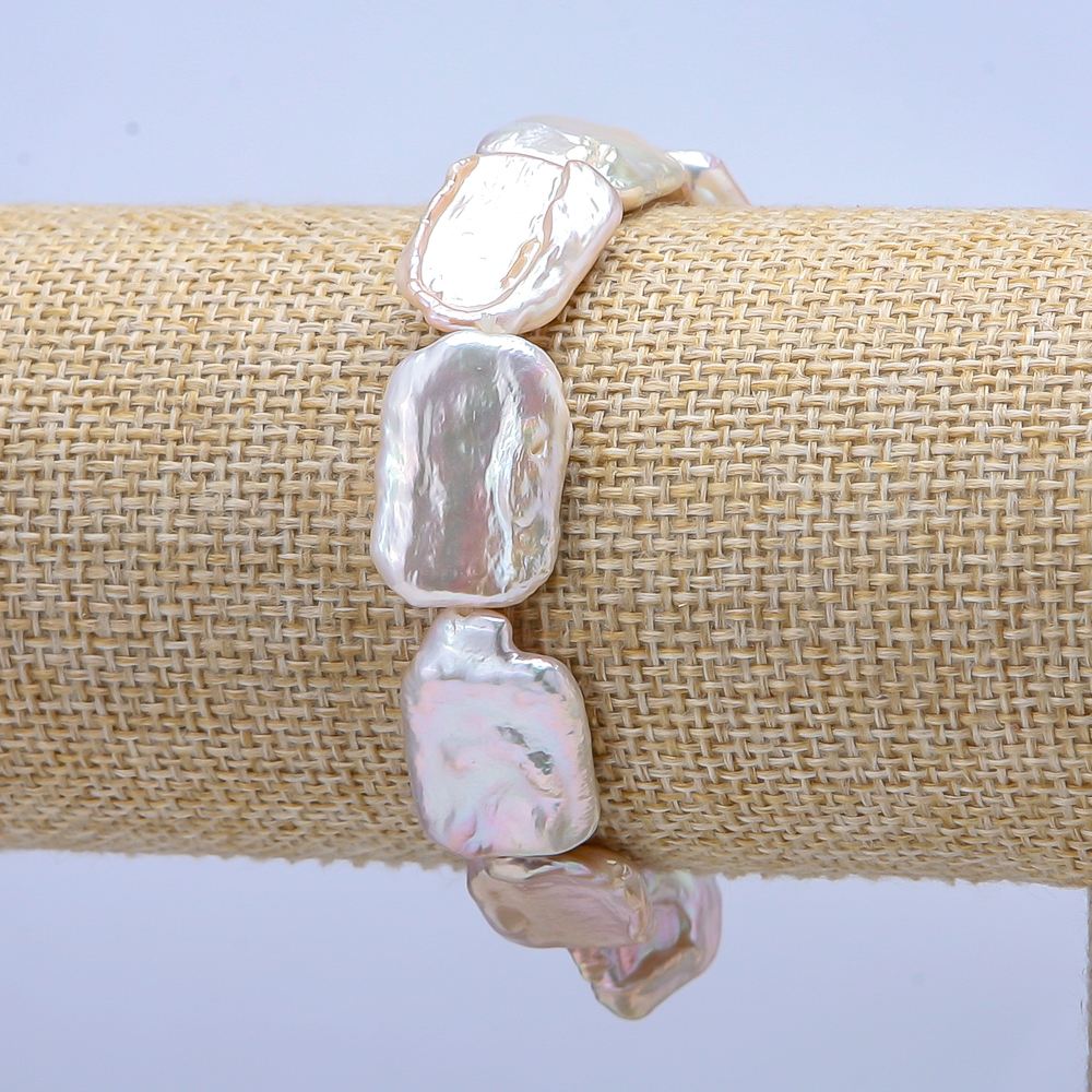 Náramek na gumičce s barokními perlami, průměr 22×14 mm, délka 18 cm