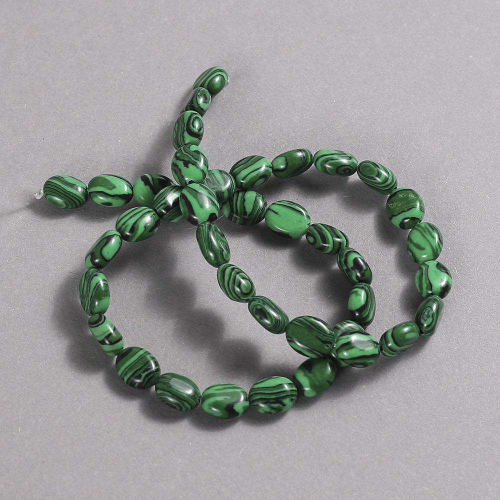 Korálky na niti malachit (lisované) – hladký oválný tvar, průměr 10×8 mm + -, délka 39 cm +