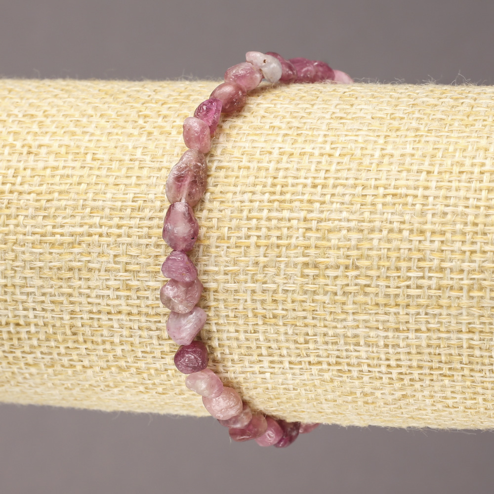 Náramek na gumičce z přírodního turmalínu, facetované korálky o průměru 5×7 mm +