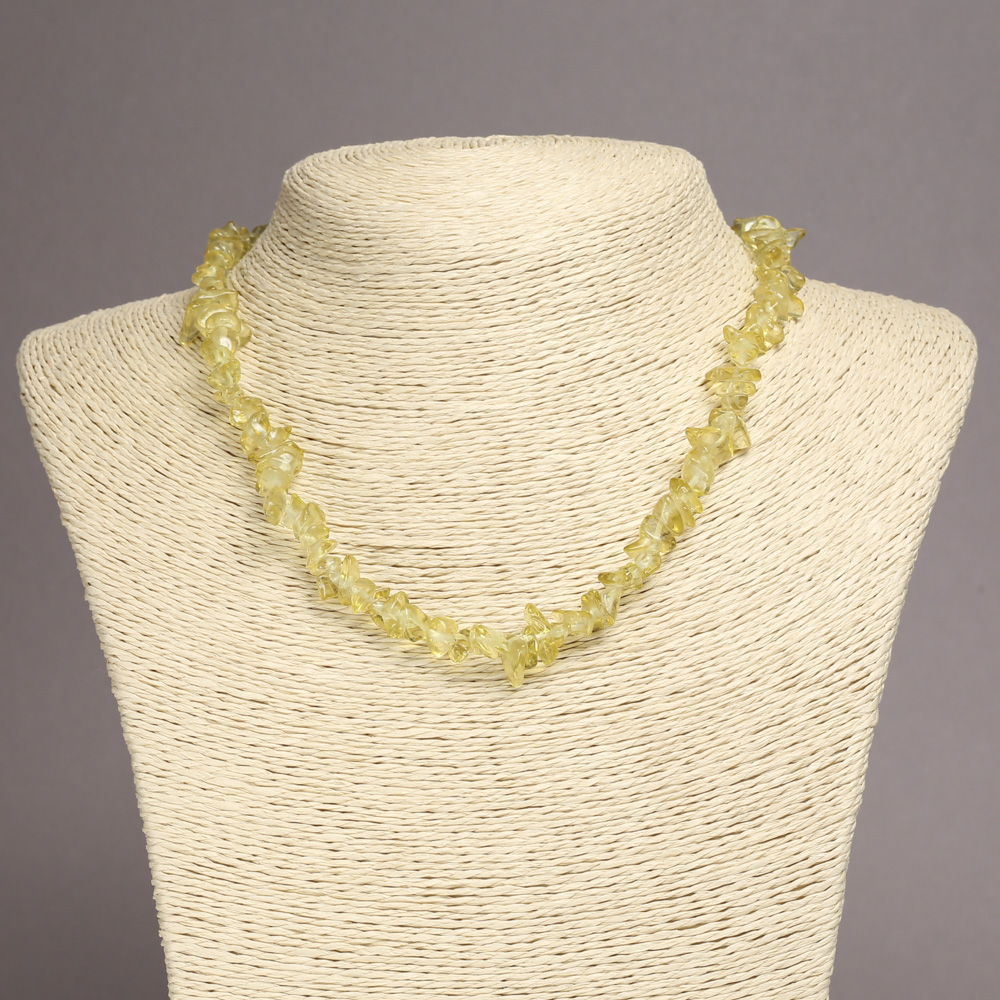 Náhrdelník z tónovaného růžového křemene – drobné kousky, průměr 6–8 mm, délka 45 cm, na prodlužovacím řetízku