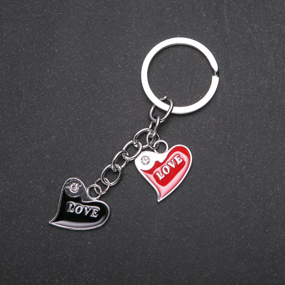 Přívěšek srdce v barvě kovu stříbrné