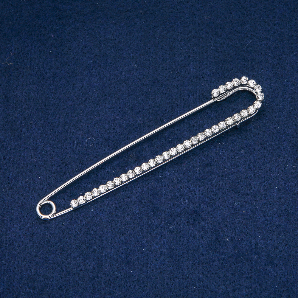 Brož-špendlík se šedými štrasovými kamínky, stříbrný kov 16×101 mm