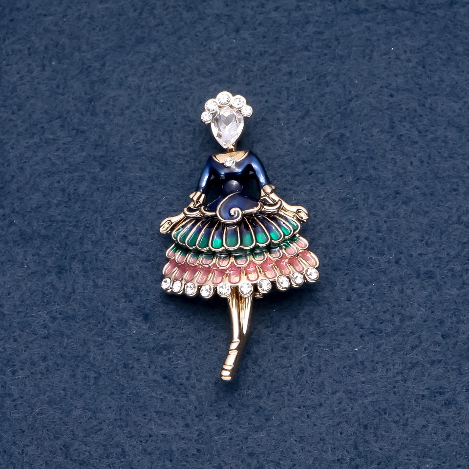 Brožka Frejlína – zelená smaltovaná, 30 × 55 mm, barva kovu „zlato“