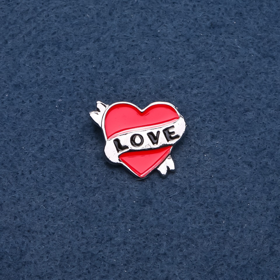 Brož Srdce, červená smaltovaná, kov v barvě zlata