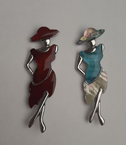 Brožka Dáma s perleťou a haloitisem 80×30 mm +